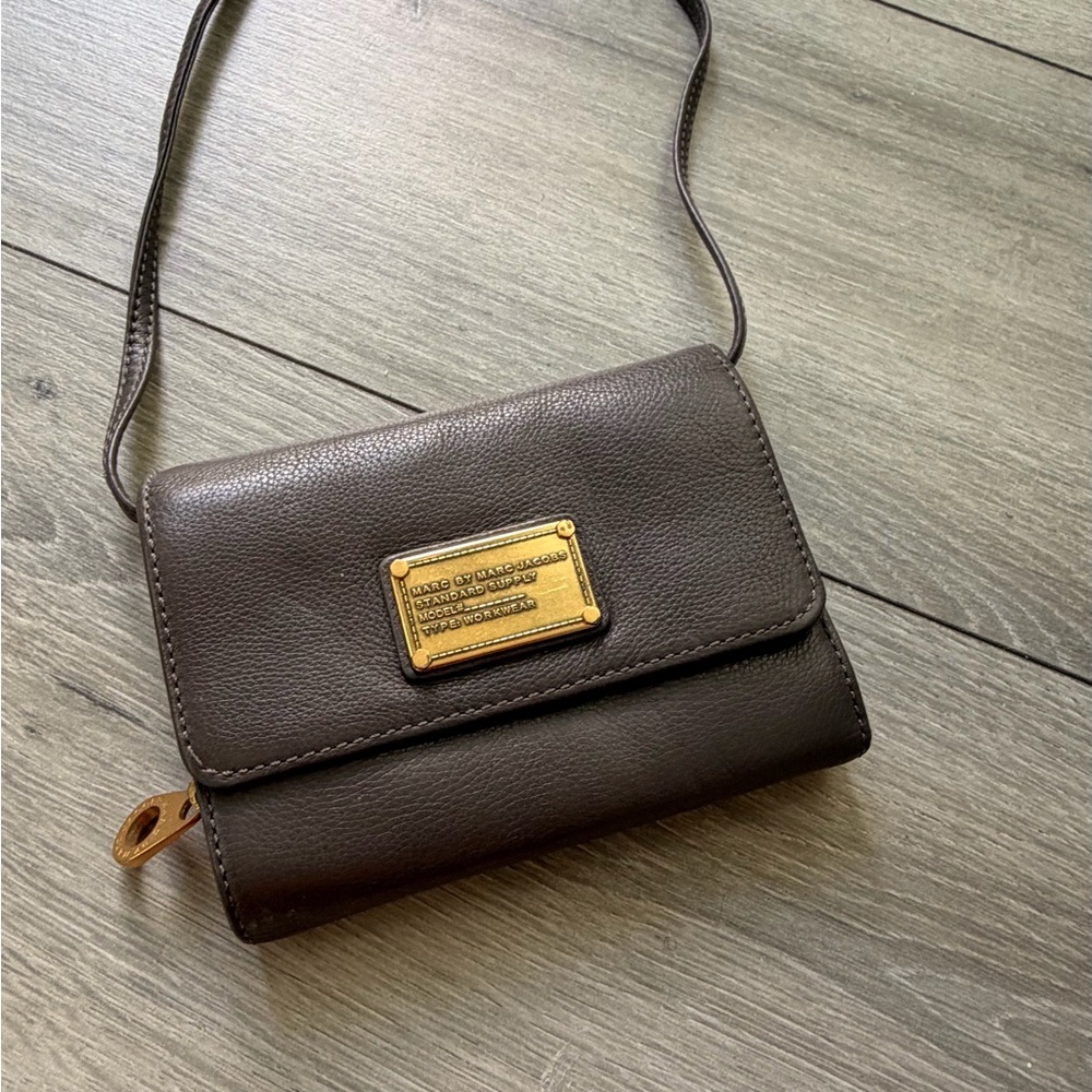 Marc by Marc Jacobs Gray Leather Wallet Crossbody - Picture 2 of 9